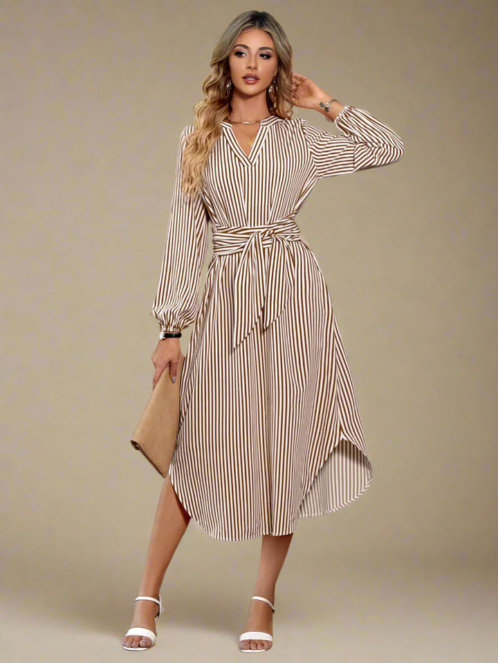 Liv abito | Eleganza a righe e vestibilità rilassata