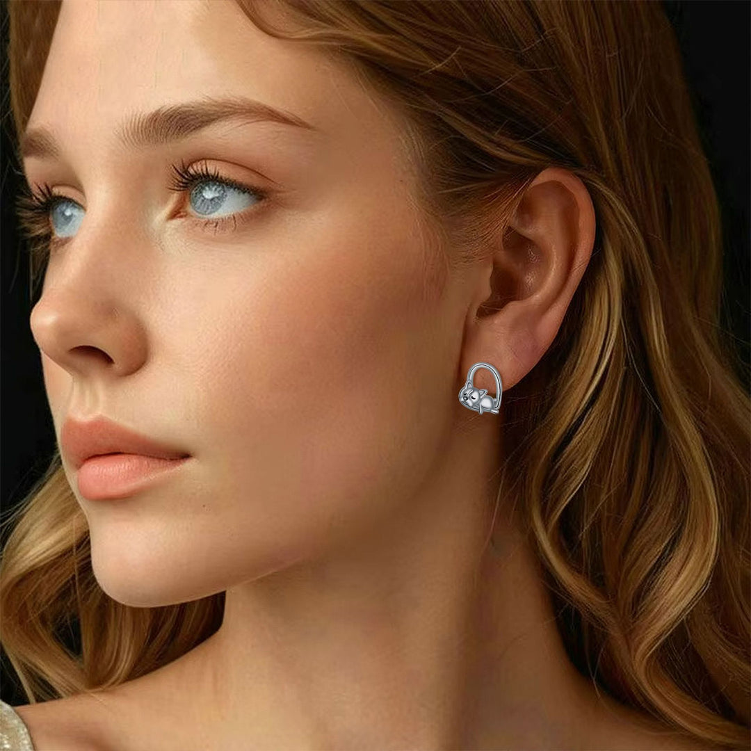 Orecchini a bottone con cucciolo addormentato in argento 925