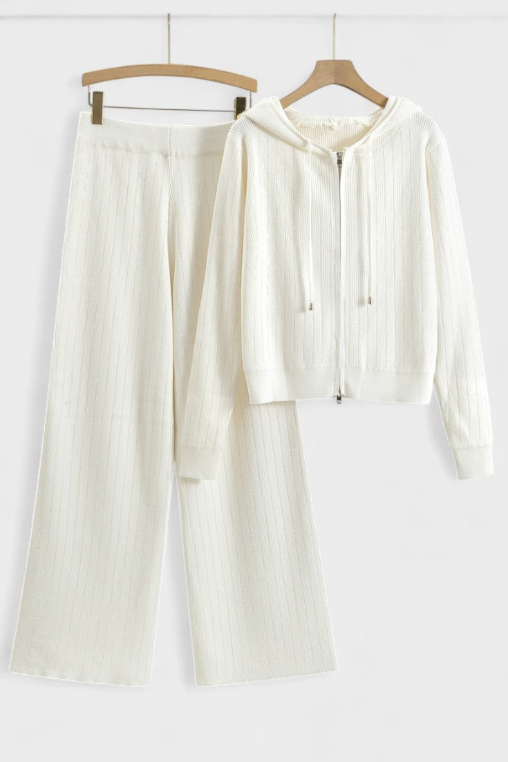 Liana™ | Pletená souprava se strassovými detaily