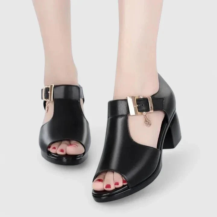 Lyzanne | Elegantní sandály