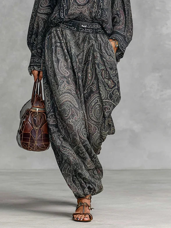 Set da Due Pezzi con Stampa Paisley Vintage: Camicia a Maniche Lunghe e Pantaloni
